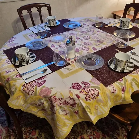 Couette-café Domaine De Belcayre 3*